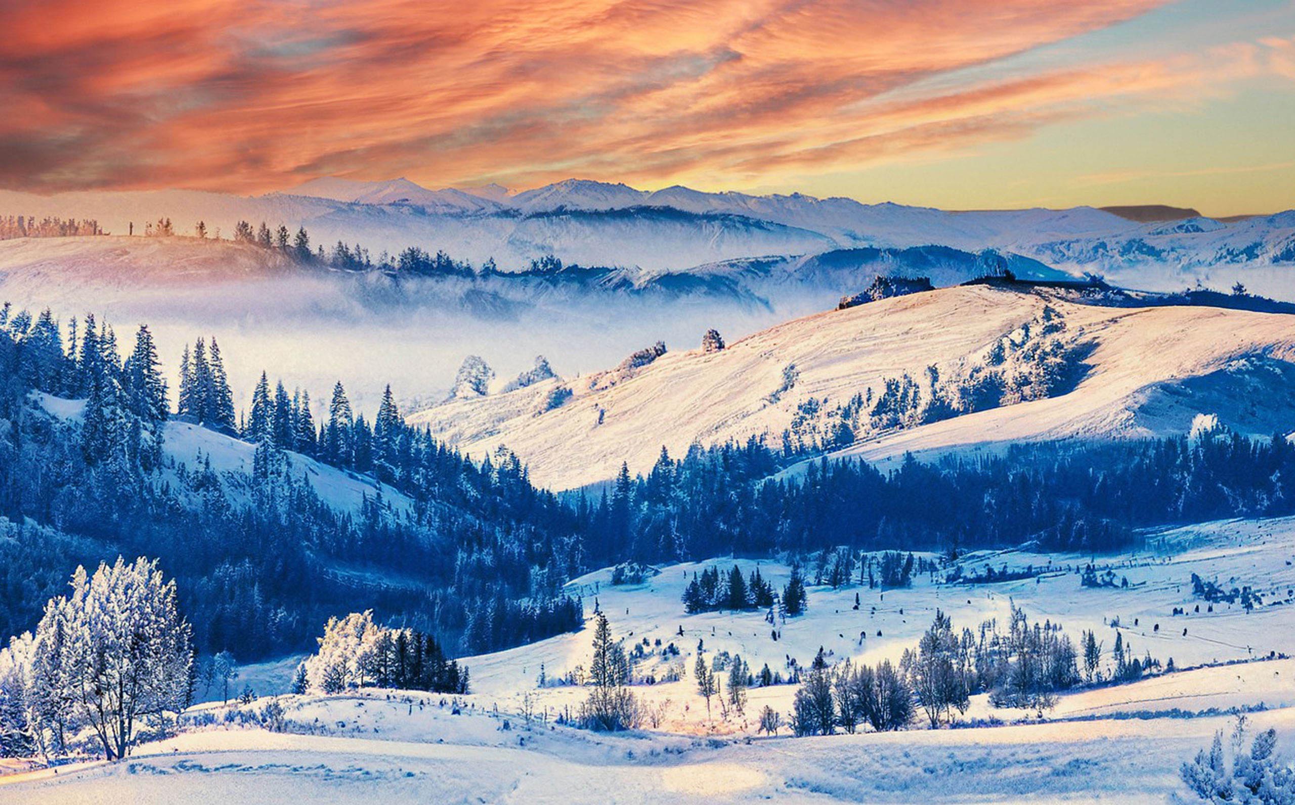 Weihnachtliche Berglandschaft